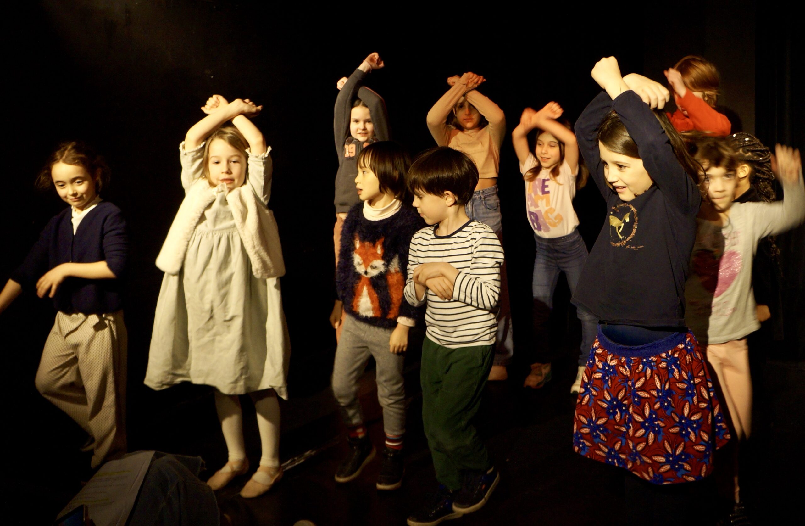 Le stage enfants de comédie musicales de la compagnie maya pendnat les vacances scolaires de février