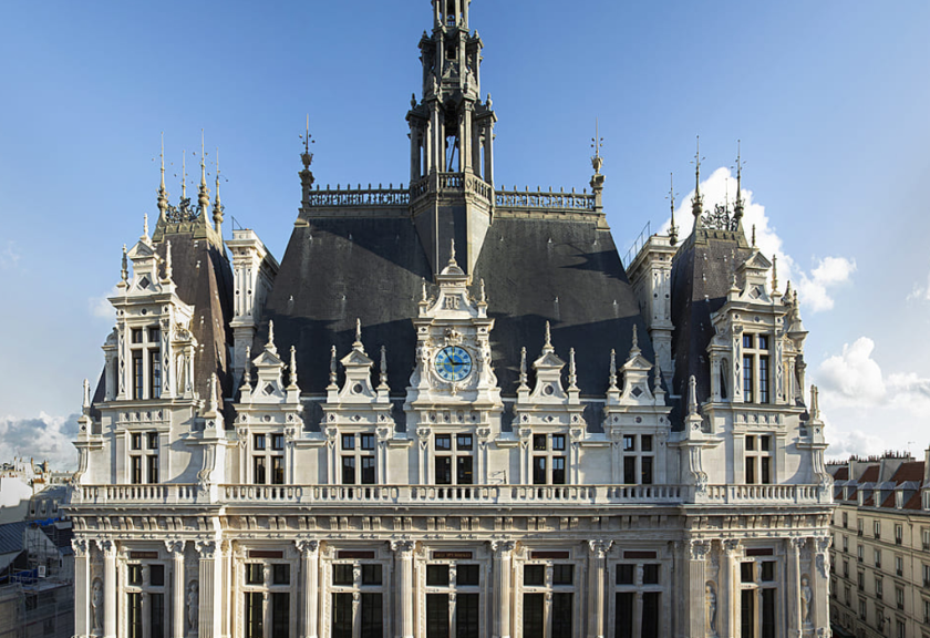 Interprète LSF de la compagnie maya à la mairie du 10e arrondissement.