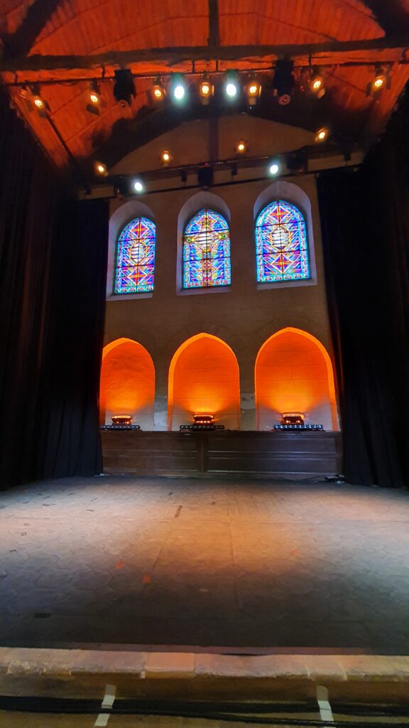 le spectacle de la compagnie maya contes signées à l'auditorium de beauvais