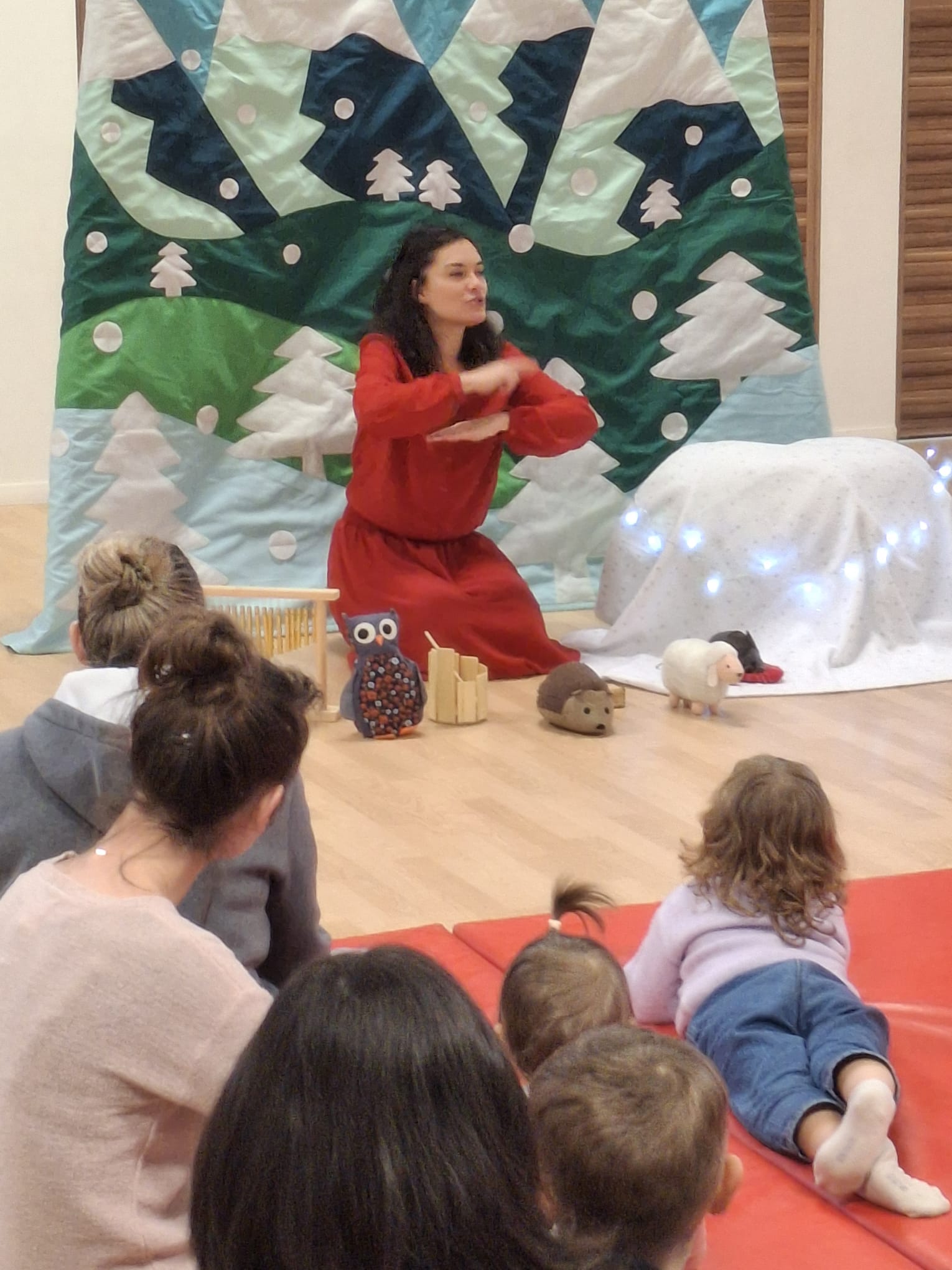 Le spectacle petite marmotte de la compagnie maya à la Chapelle-Saint-Ursin