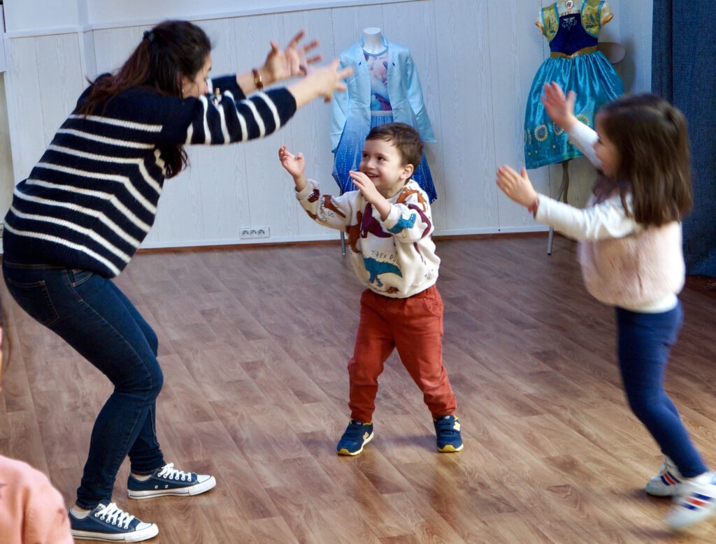 Atelier en duo parent-enfant Théâtre & Emotions de la compagnie maya