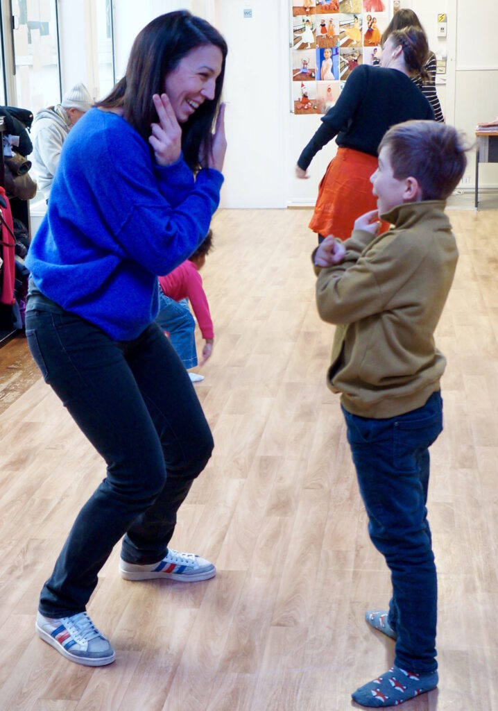 Atelier en duo parent-enfant Théâtre & Emotions de la compagnie maya