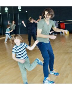 Ateliers en duo parent-enfant hip-hop 5-10 ans de la compagnie maya