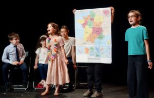 Le spectacle de fin d'année du cours de théâtre des enfants de la compagnie maya