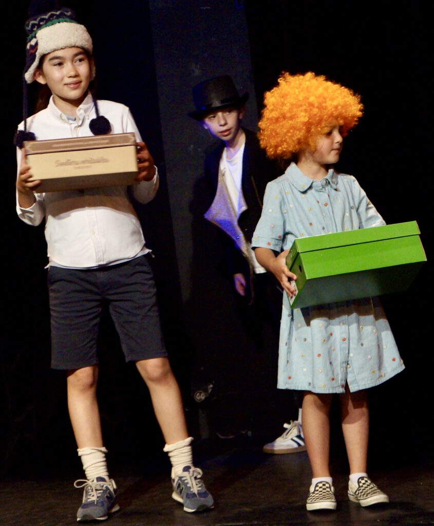 Le spectacle de fin d'année du cours de théâtre des enfants de la compagnie maya