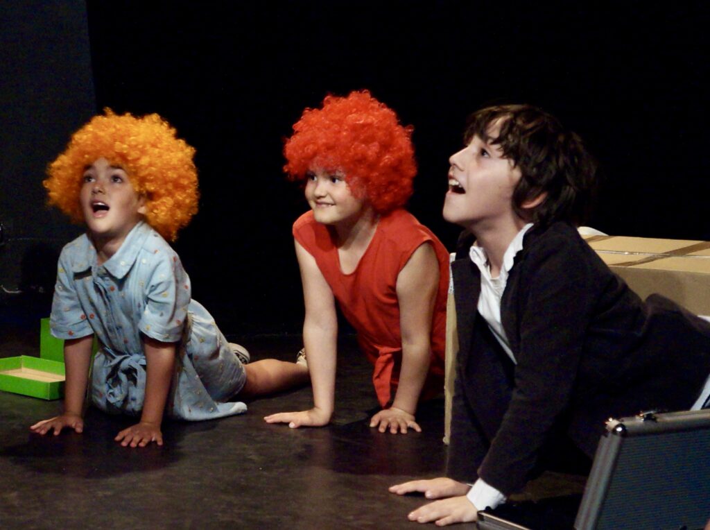 Le spectacle de fin d'année du cours de théâtre des enfants de la compagnie maya