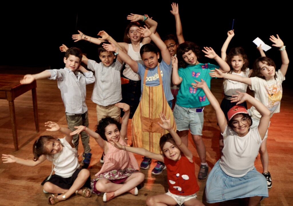 Le spectacle de fin d'année du cours de théâtre des enfants de la compagnie maya