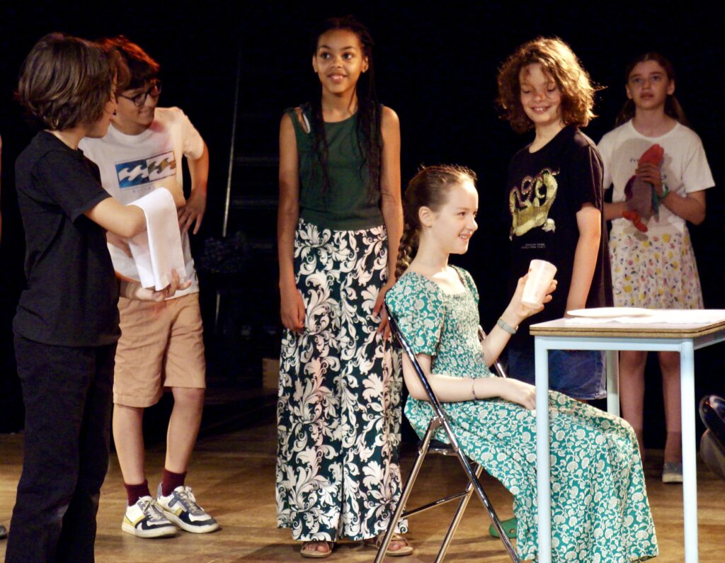 Le spectacle de fin d'année du cours de théâtre des enfants de la compagnie maya