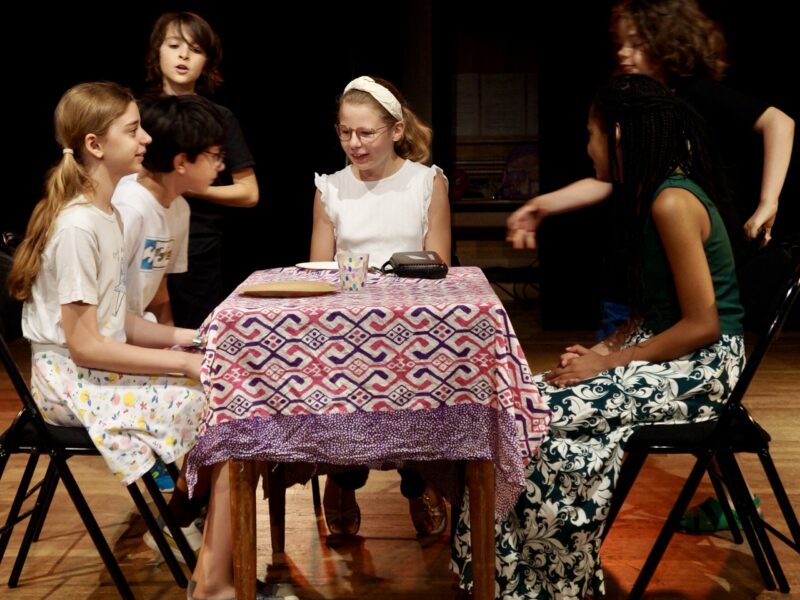 Le spectacle de fin d'année du cours de théâtre des enfants de la compagnie maya