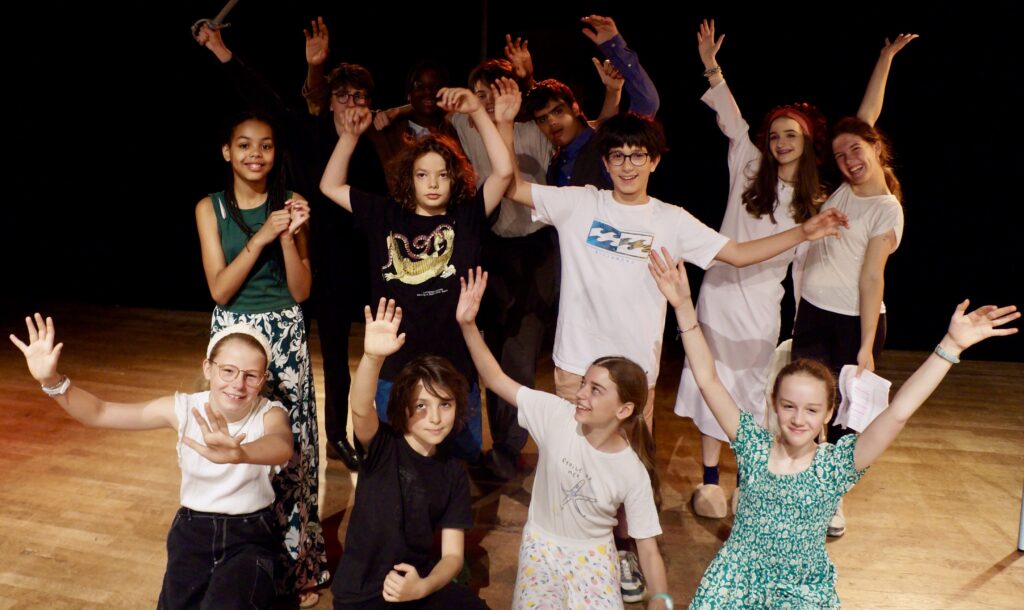 Le spectacle de fin d'année du cours de théâtre des enfants de la compagnie maya