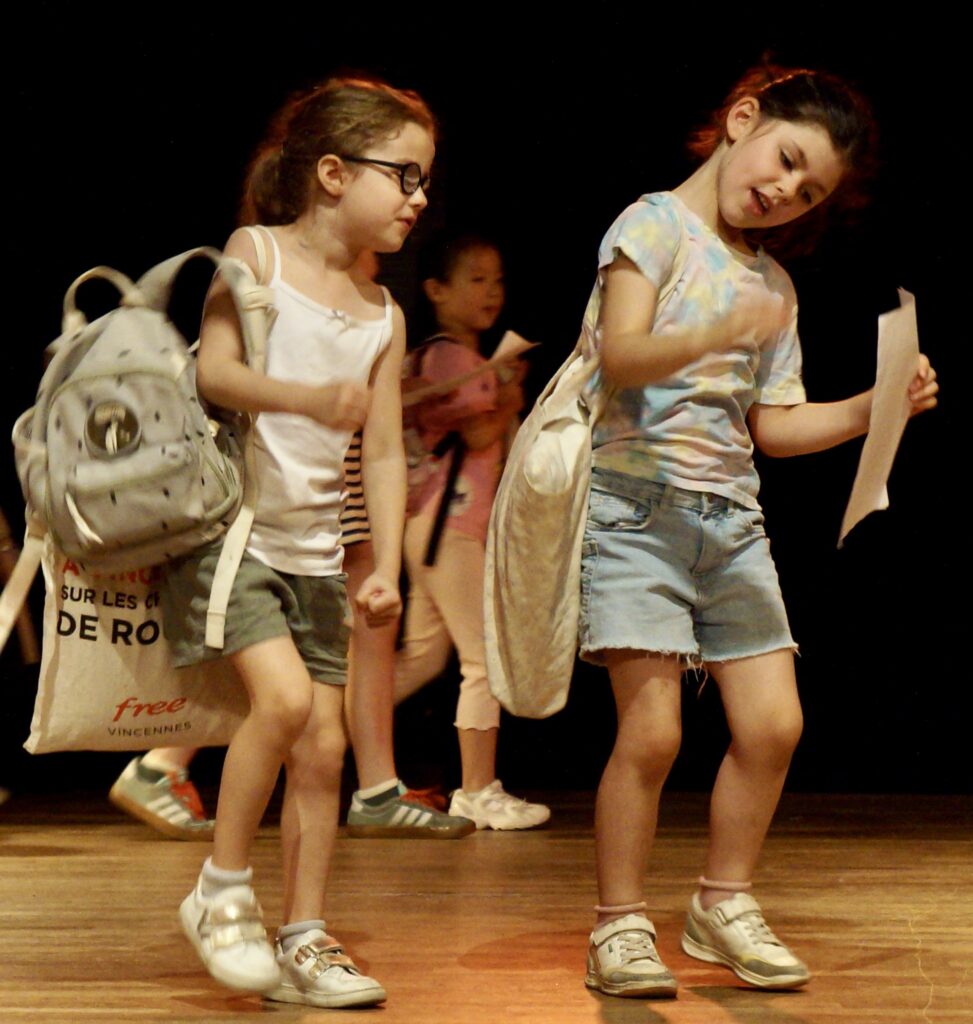 Le spectacle de fin d'année du cours de théâtre des enfants de la compagnie maya