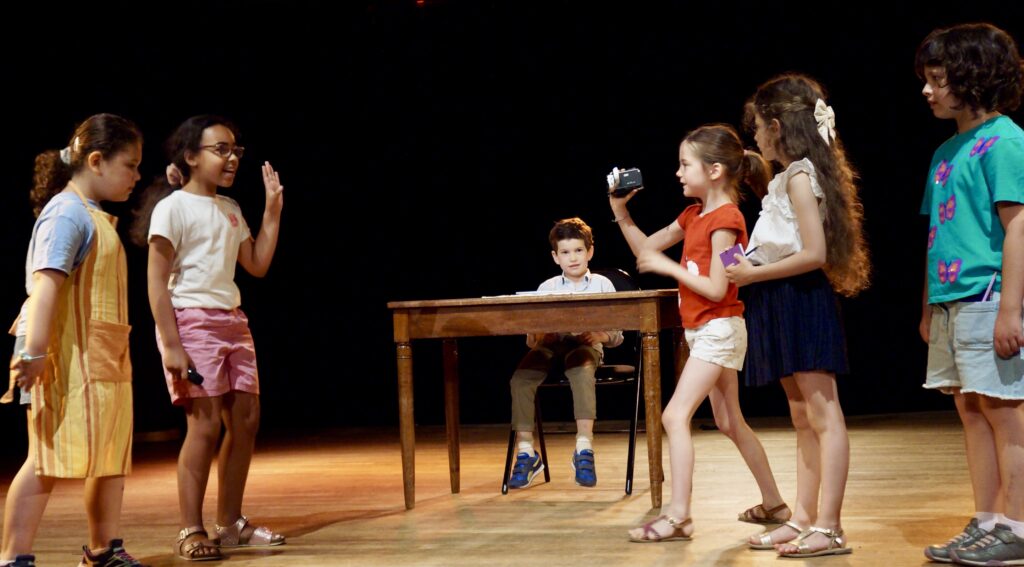 Le spectacle de fin d'année du cours de théâtre des enfants de la compagnie maya