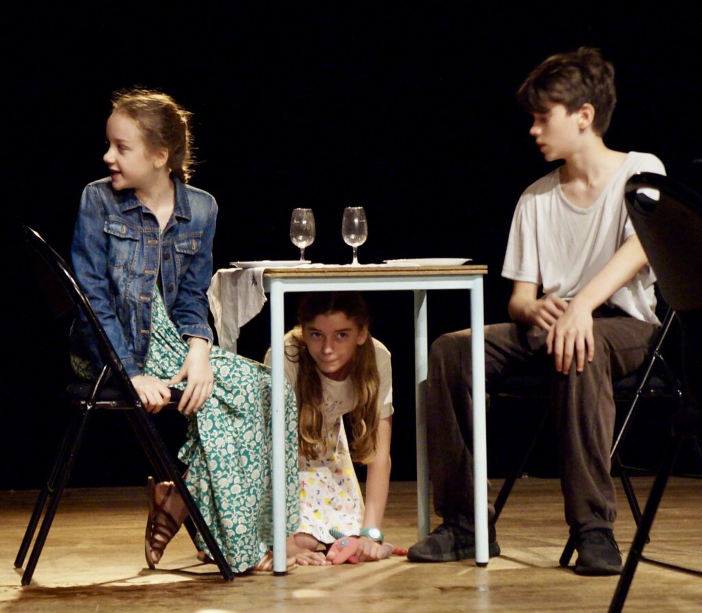 Le spectacle de fin d'année du cours de théâtre des enfants de la compagnie maya