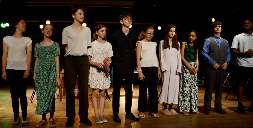 Le spectacle de fin d'année du cours de théâtre des enfants de la compagnie maya