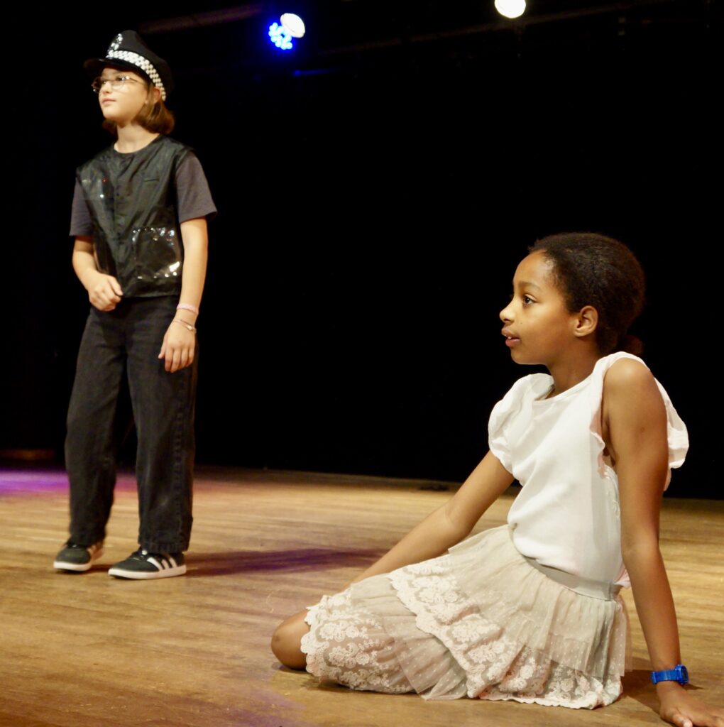 Le spectacle de fin d'année du cours de théâtre des enfants de la compagnie maya