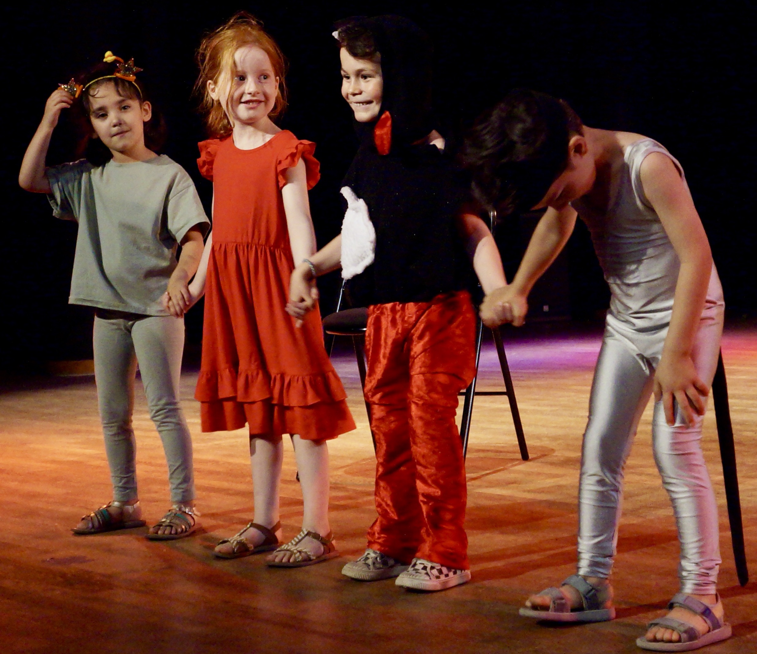 Le spectacle de fin d'année du cours de théâtre des enfants de la compagnie maya