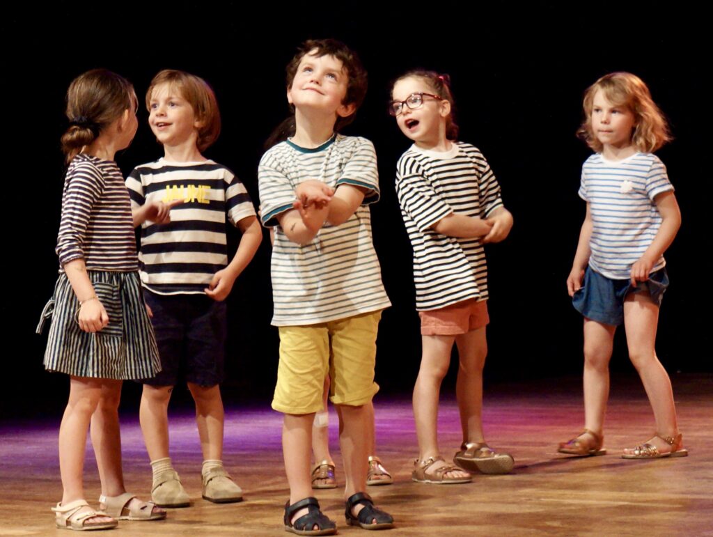 Le spectacle de fin d'année du cours de théâtre des enfants de la compagnie maya