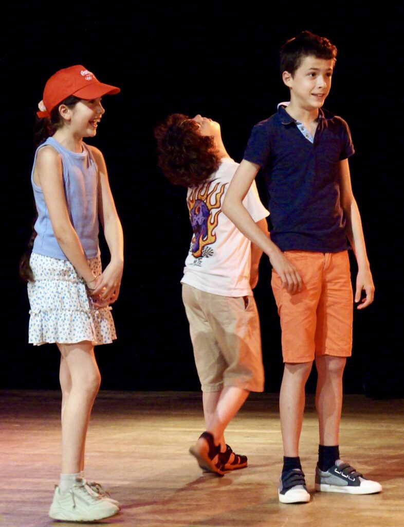 Le spectacle de fin d'année du cours de théâtre des enfants de la compagnie maya