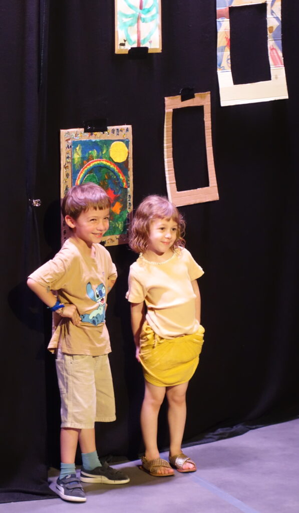 Le spectacle de fin d'année du cours de comédie musicale des enfants de 4-5 ans de la compagnie maya