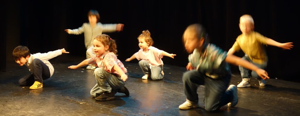 Retour en photos sur le spectacle de fin d'année des élèves hip-hop de Joana de la compagnie maya