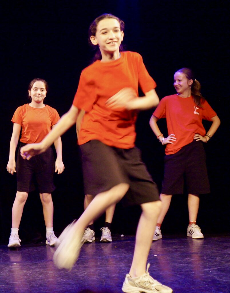 Retour en photos sur le spectacle de fin d'année des élèves hip-hop de Marzia de la compagnie maya