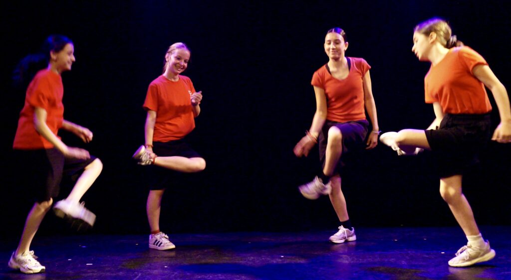 Retour en photos sur le spectacle de fin d'année des élèves hip-hop de Marzia de la compagnie maya